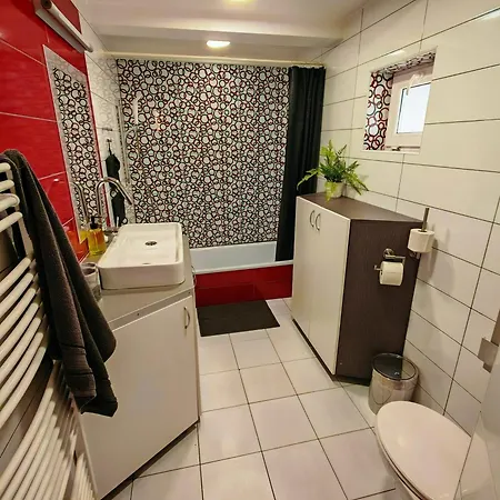 Hortenzia House With Free Parking 公寓